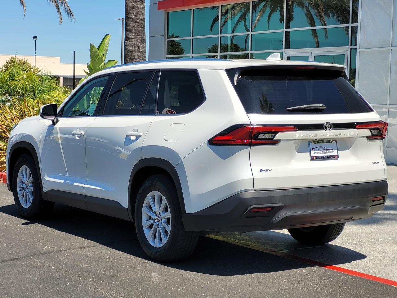 2024 Toyota GRAND HIGHLANDER HYBRID XLE Vacaville CA