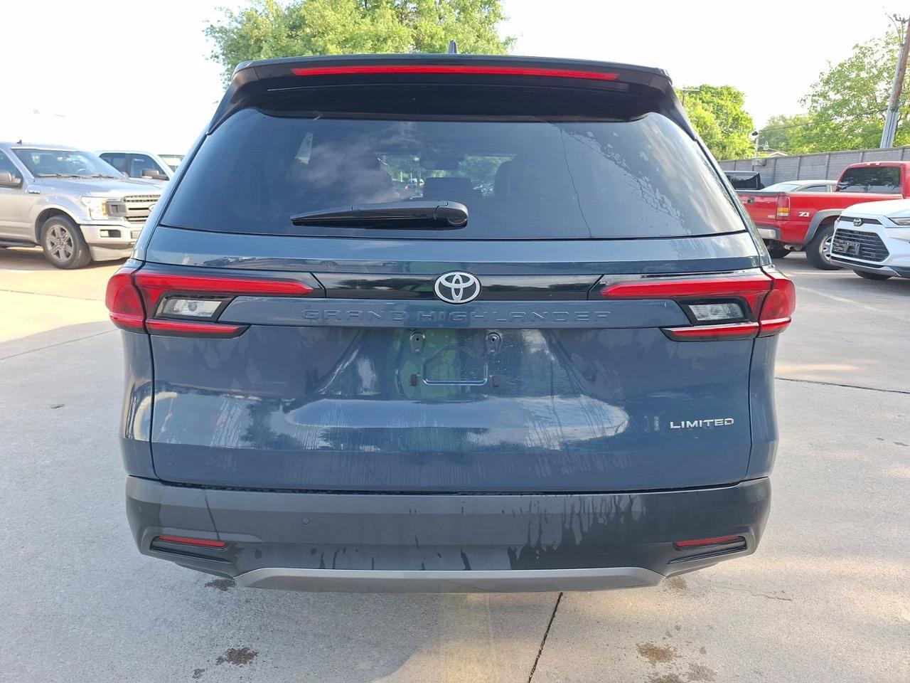 2024 Toyota Grand Highlander Limited Hurst TX