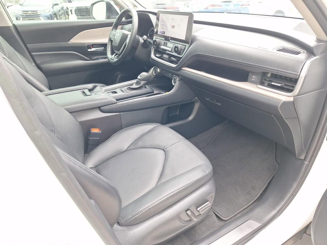 2024 Toyota Grand Highlander Limited Hurst TX