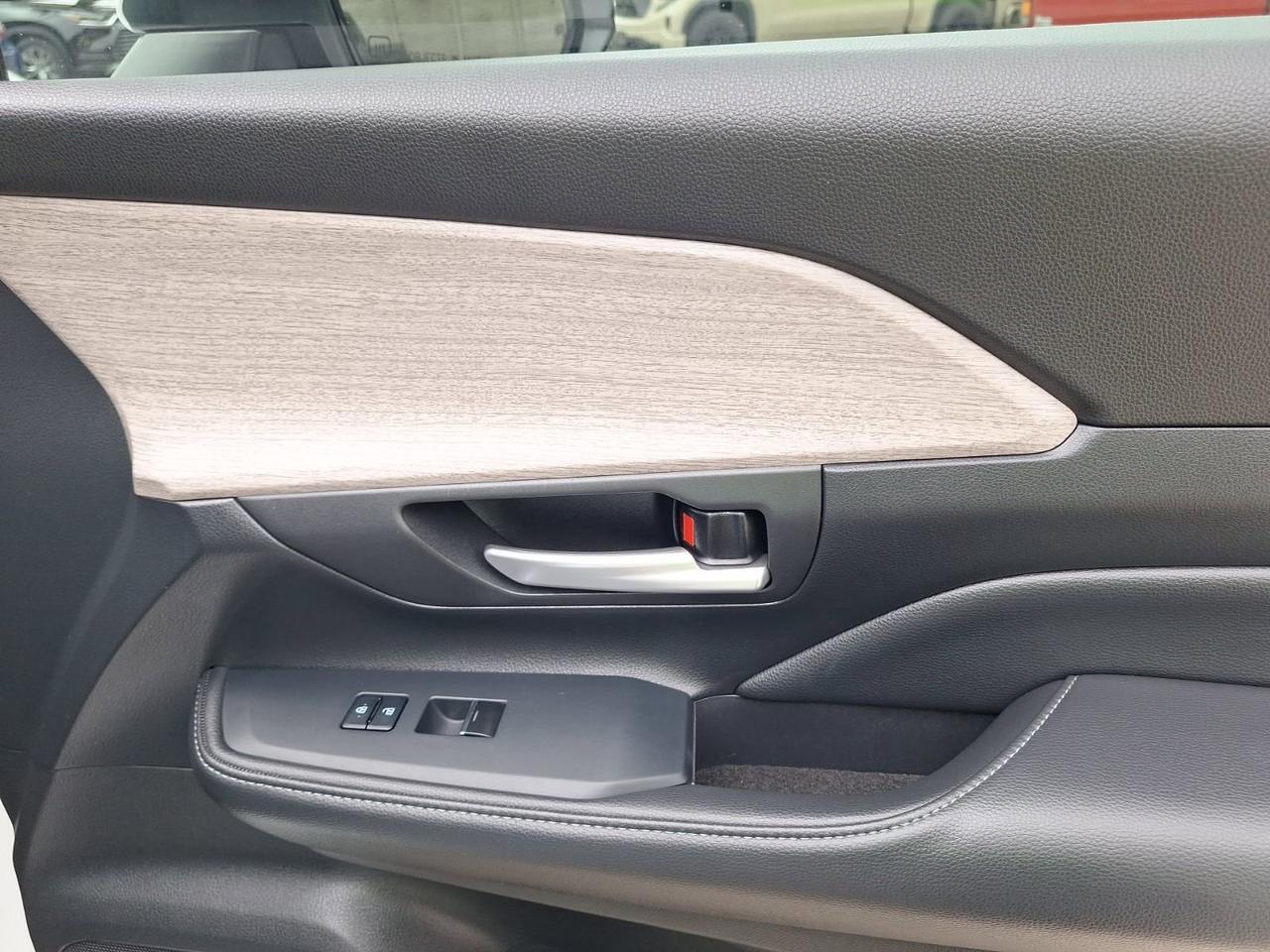 2024 Toyota Grand Highlander Limited Hurst TX