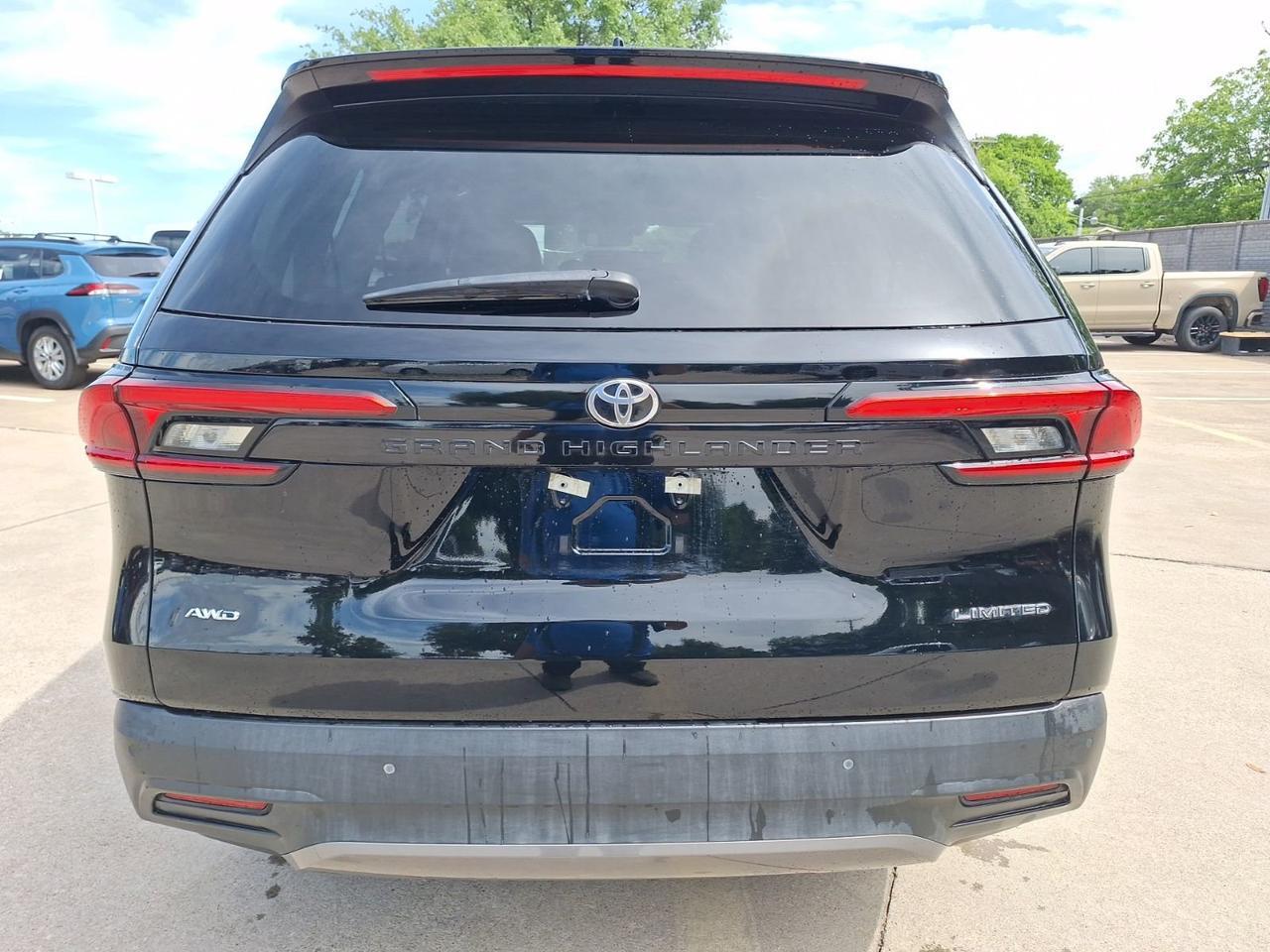 2024 Toyota Grand Highlander Limited Hurst TX