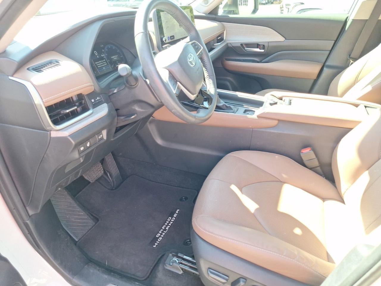 2024 Toyota Grand Highlander Platinum Hurst TX