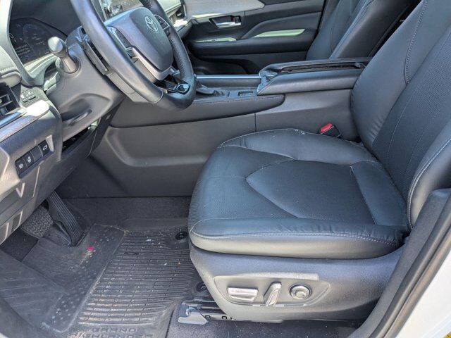 2024 Toyota Grand Highlander Platinum