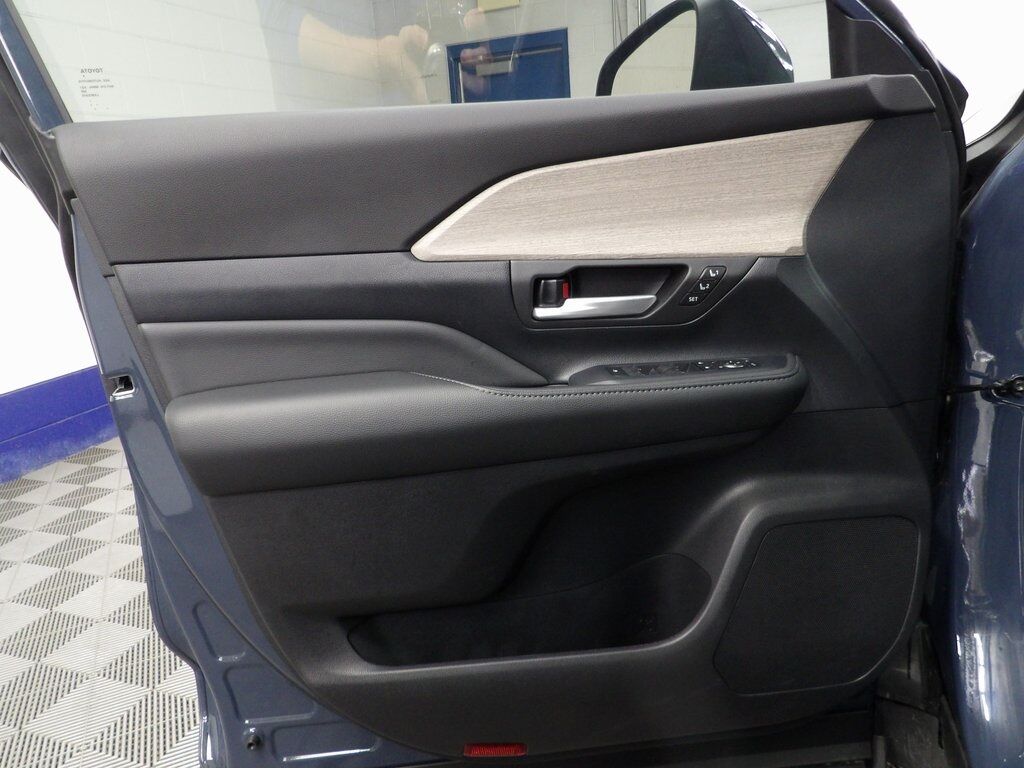 2024 Toyota Grand Highlander XLE AWD 7 Passenger Fond du Lac WI