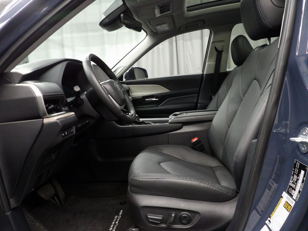 2024 Toyota Grand Highlander XLE AWD 7 Passenger Fond du Lac WI
