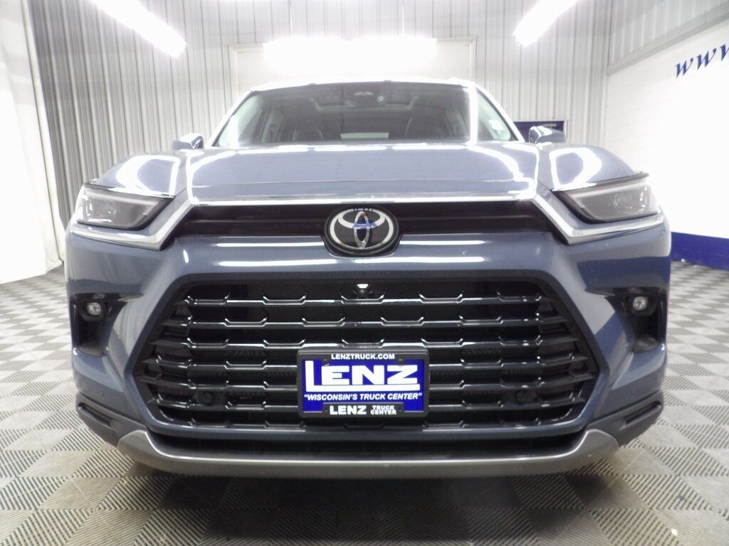 2024 Toyota Grand Highlander XLE AWD 7 Passenger Fond du Lac WI