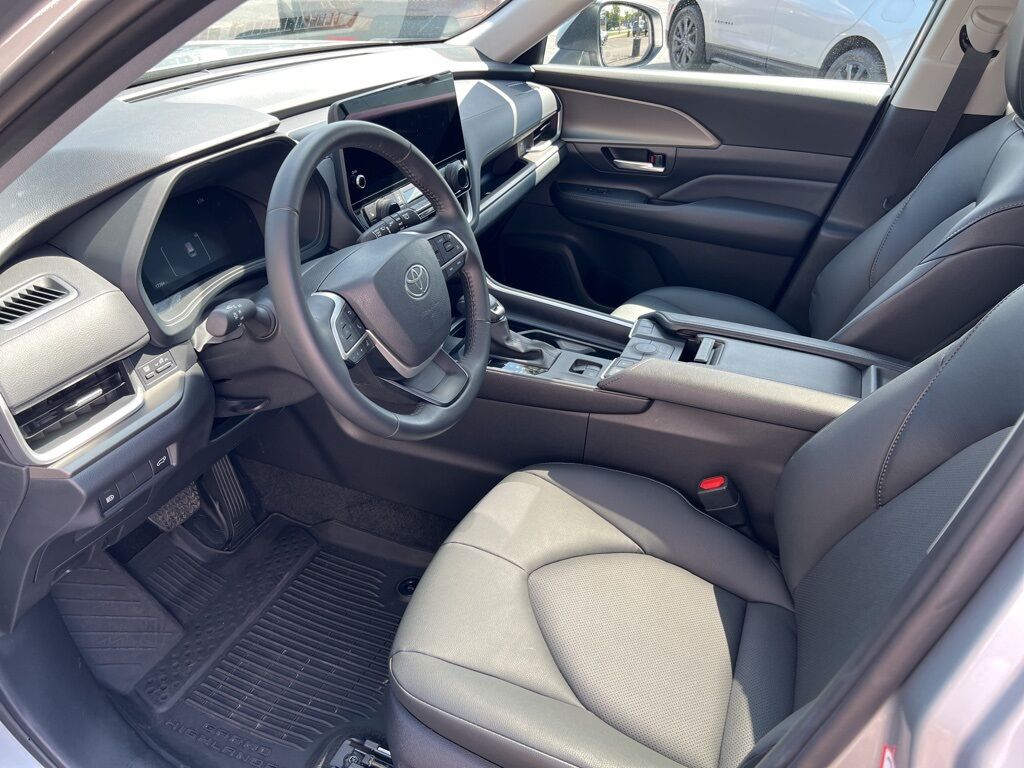 2024 Toyota Grand Highlander XLE Mount Joy PA
