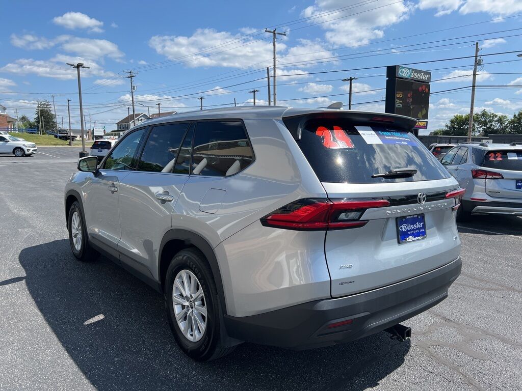 2024 Toyota Grand Highlander XLE Mount Joy PA