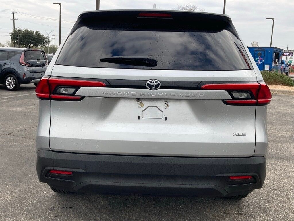 2024 Toyota Grand Highlander XLE San Antonio TX