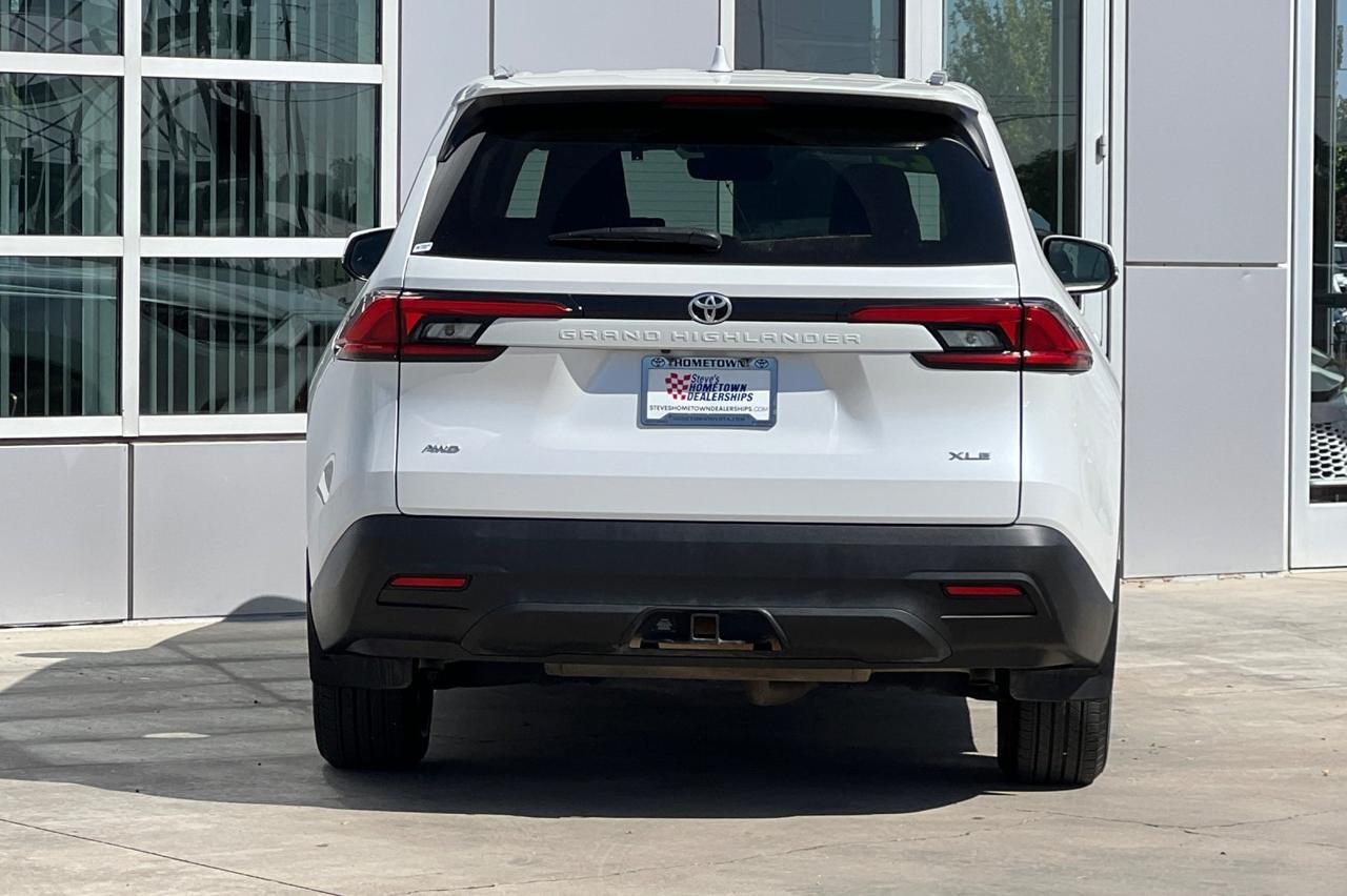 2024 Toyota Grand Highlander XLE Ontario OR