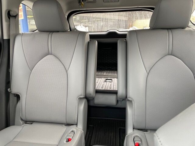 2024 Toyota Highlander Hybrid Limited Cleveland OH