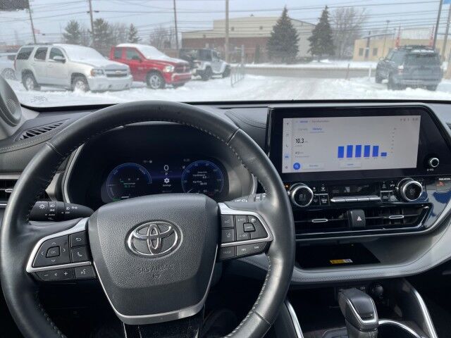 2024 Toyota Highlander Hybrid Limited Cleveland OH