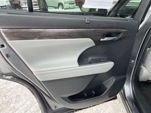 2024 Toyota Highlander Hybrid Limited Cleveland OH