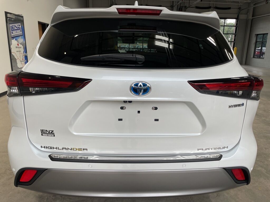 2024 Toyota Highlander Hybrid Platinum AWD Minocqua WI