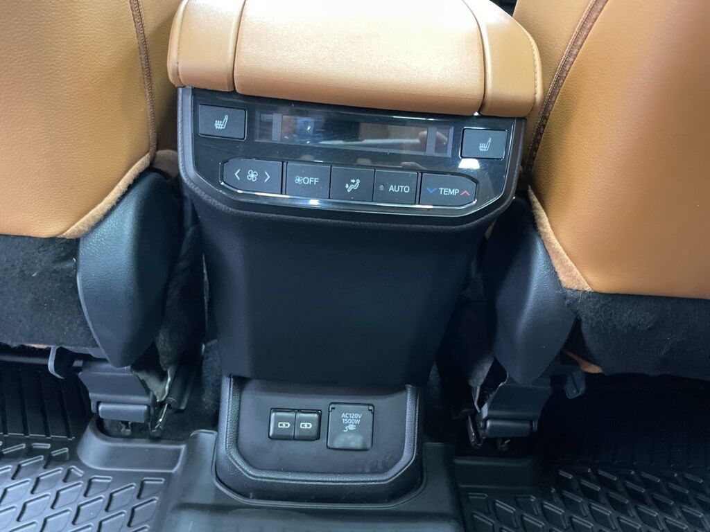 2024 Toyota Highlander Hybrid Platinum AWD Minocqua WI