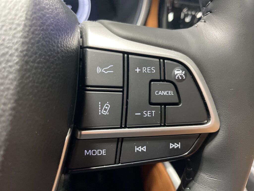 2024 Toyota Highlander Hybrid Platinum AWD Minocqua WI