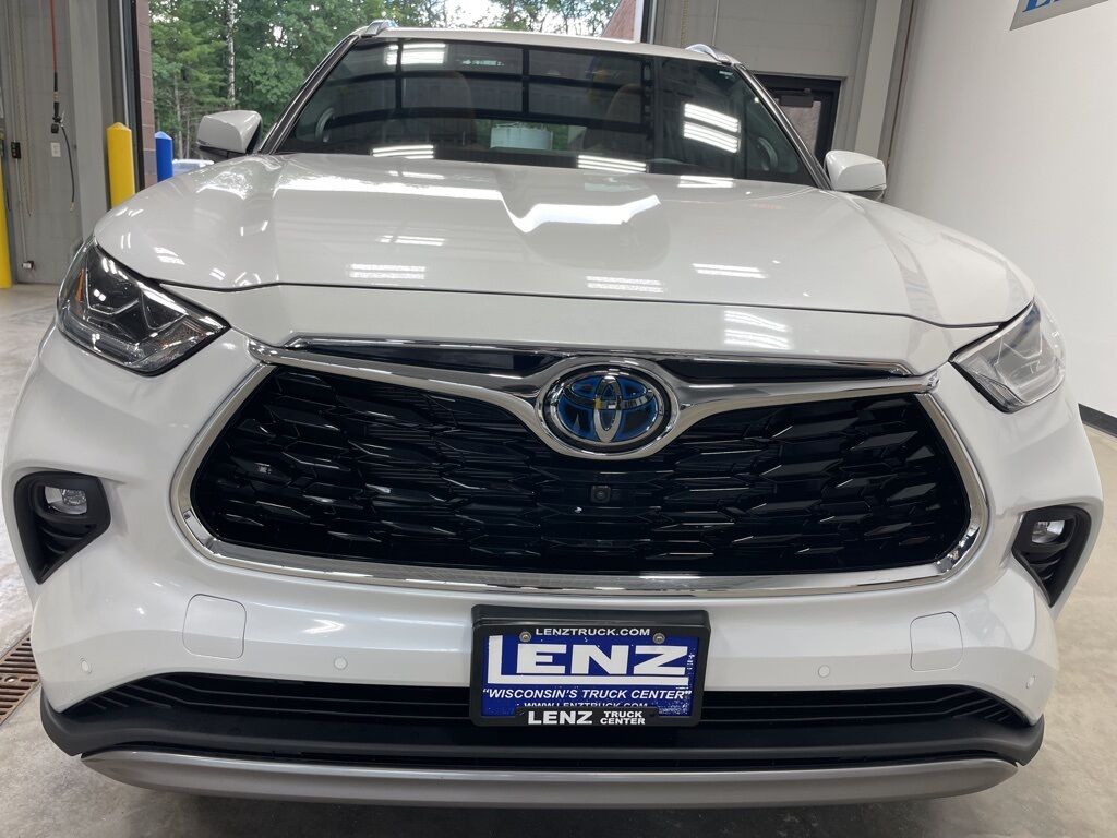 2024 Toyota Highlander Hybrid Platinum AWD Minocqua WI