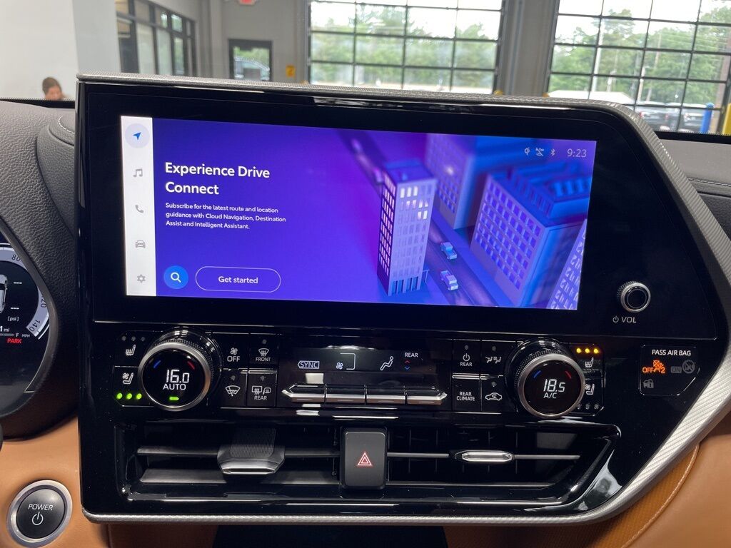 2024 Toyota Highlander Hybrid Platinum AWD Minocqua WI