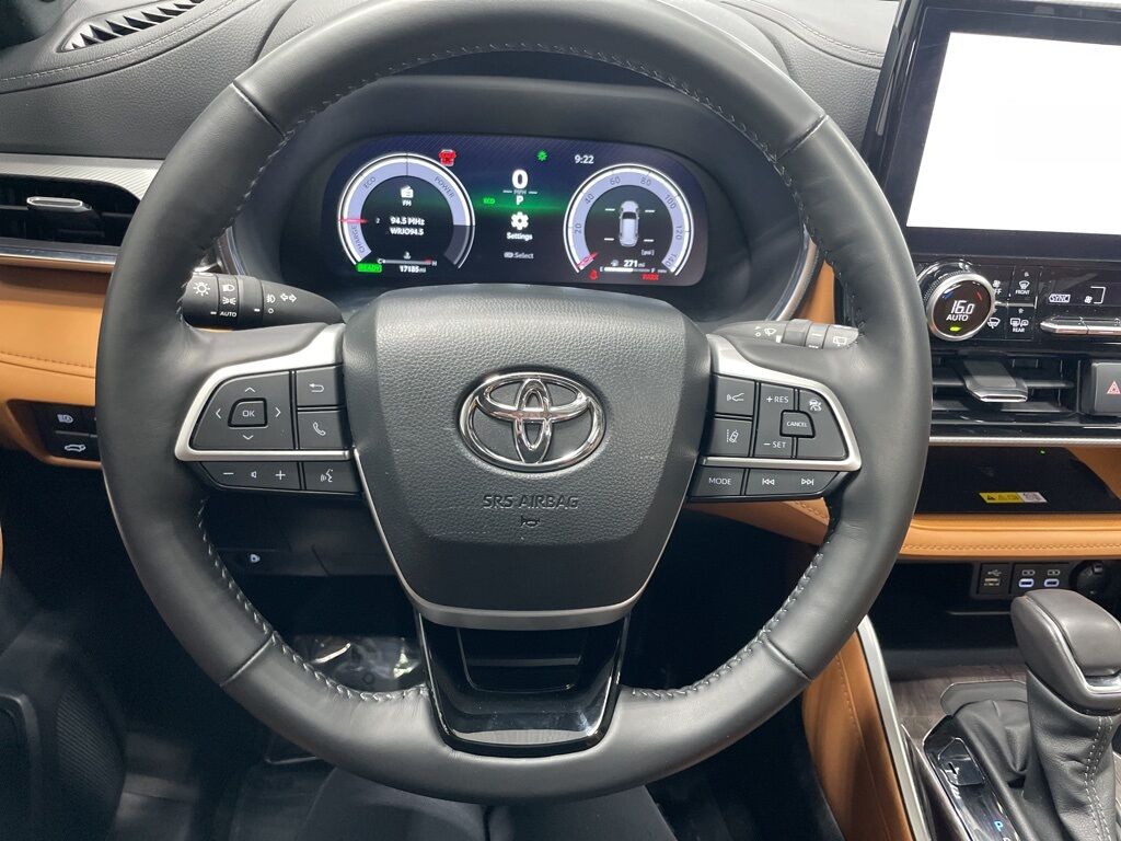 2024 Toyota Highlander Hybrid Platinum AWD Minocqua WI