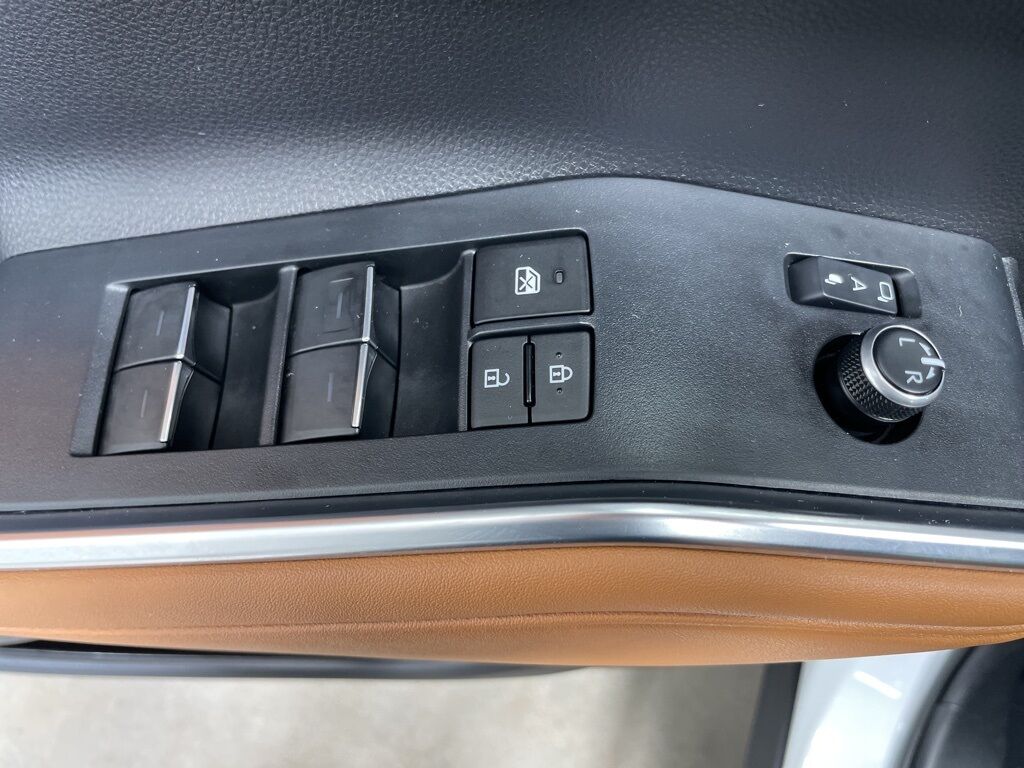 2024 Toyota Highlander Hybrid Platinum AWD Minocqua WI