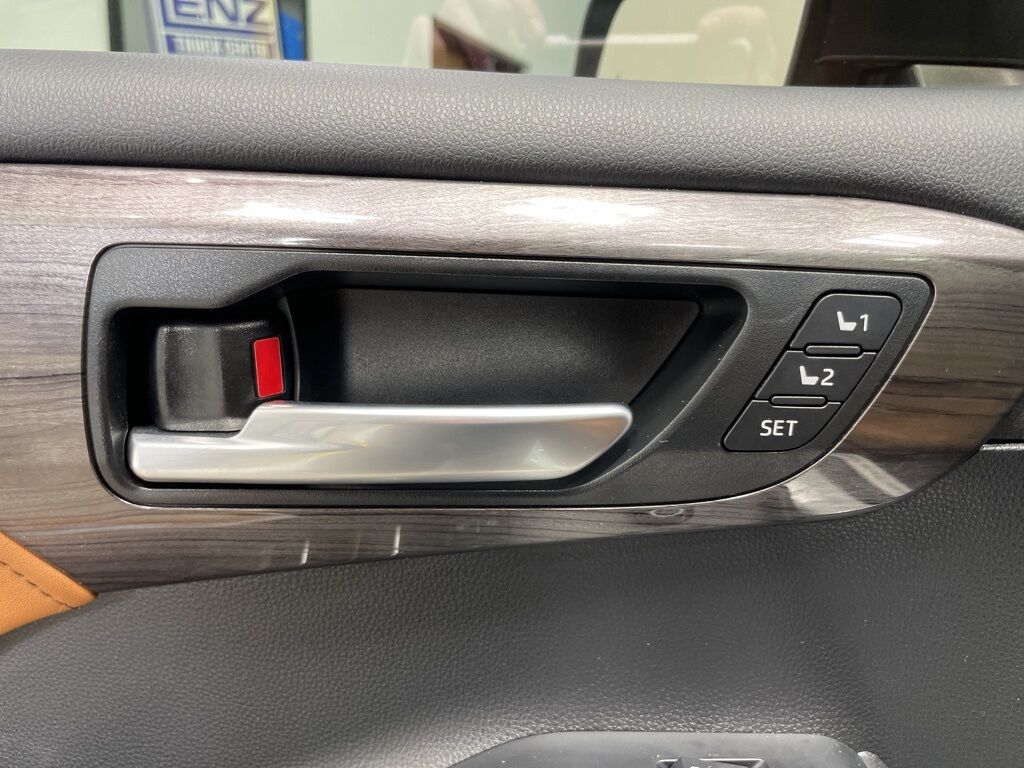 2024 Toyota Highlander Hybrid Platinum AWD Minocqua WI
