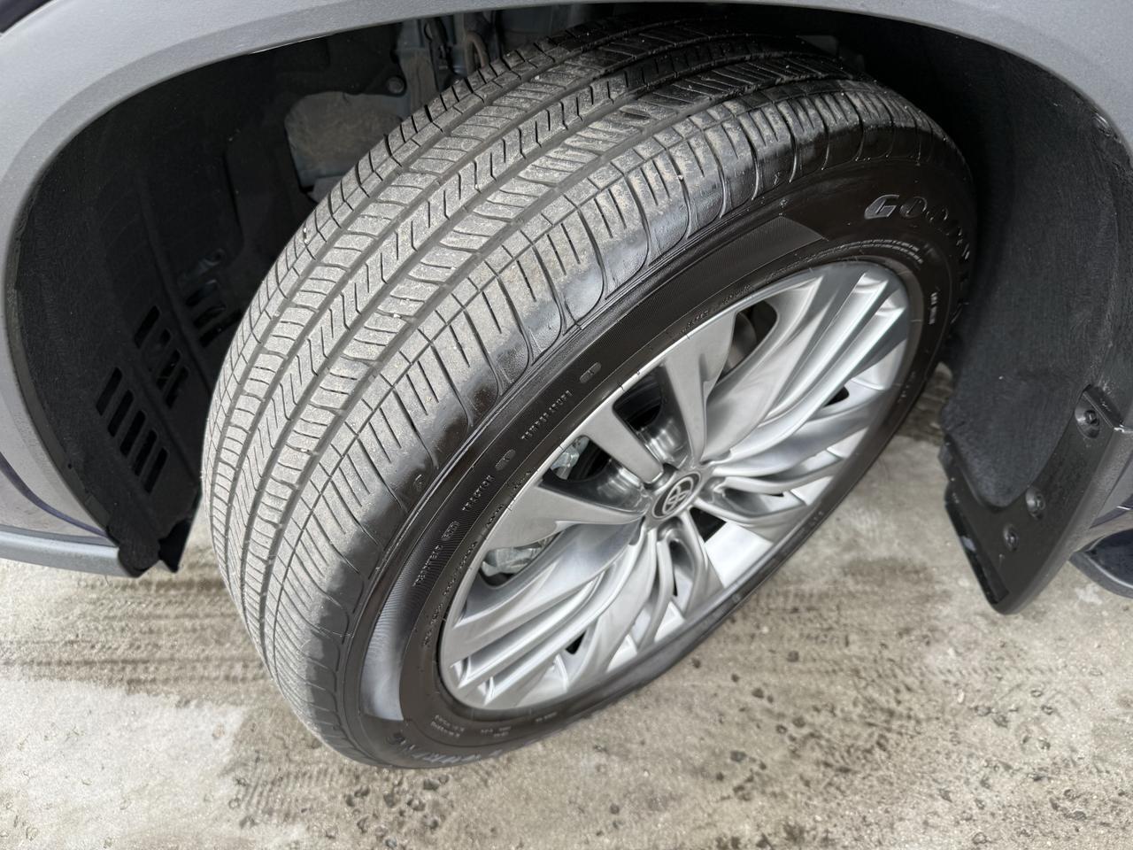 2024 Toyota Highlander Hybrid Platinum Knoxville TN