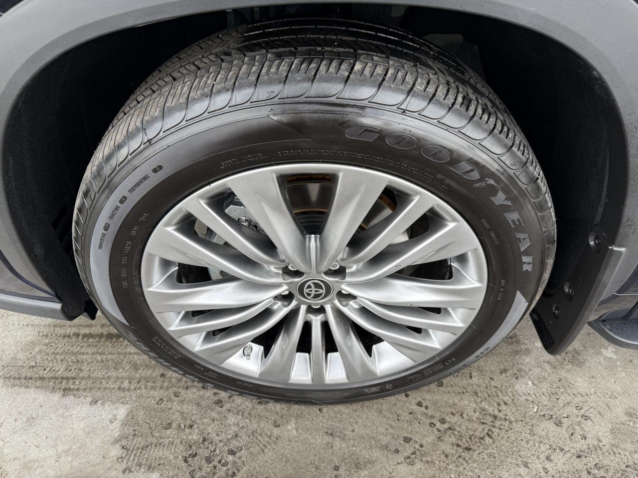 2024 Toyota Highlander Hybrid Platinum Knoxville TN