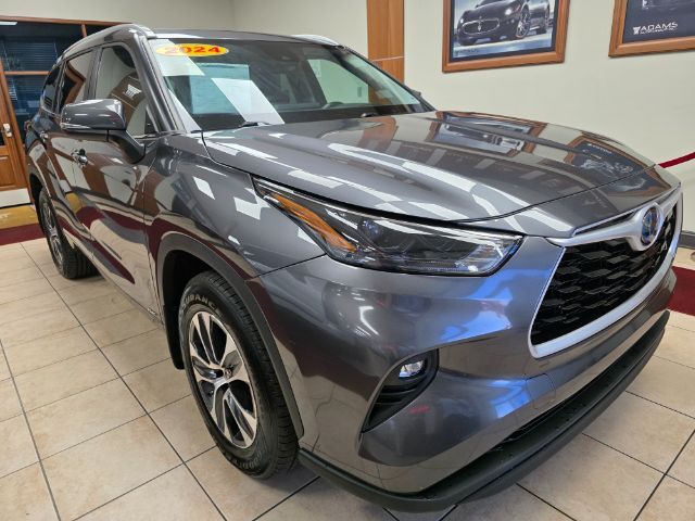 2024 Toyota Highlander Hybrid XLE