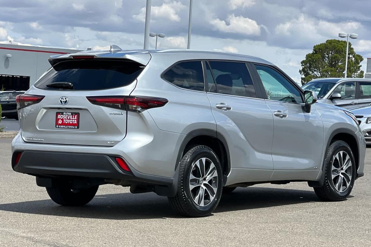 2024 Toyota Highlander Hybrid XLE
