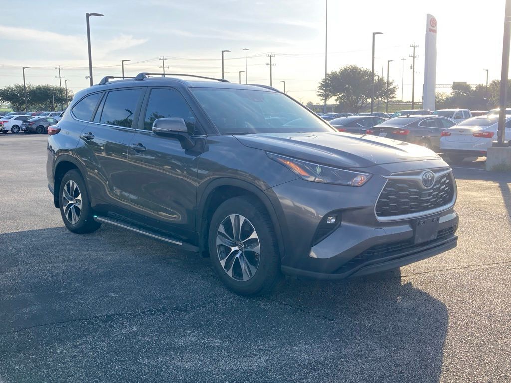 2024 Toyota Highlander Hybrid XLE