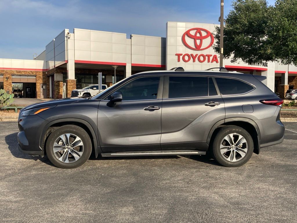 2024 Toyota Highlander Hybrid XLE San Antonio TX