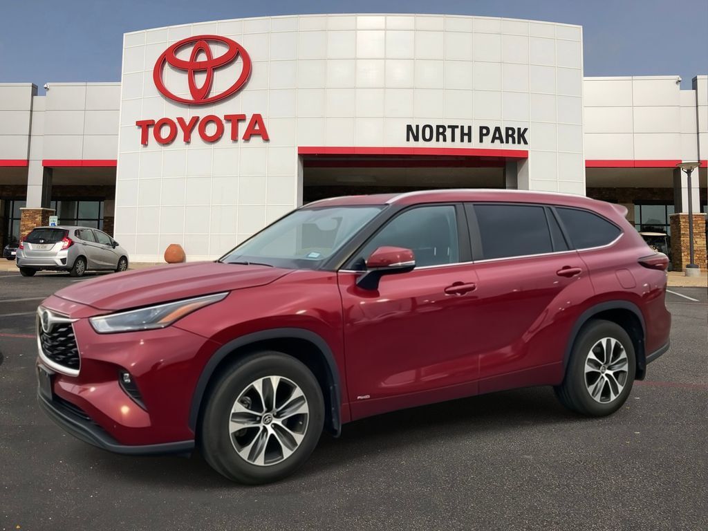 2024 Toyota Highlander Hybrid XLE
