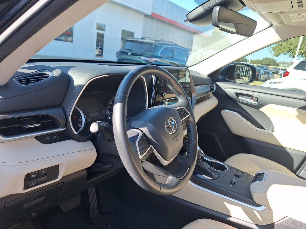 2024 Toyota Highlander LE Hurst TX