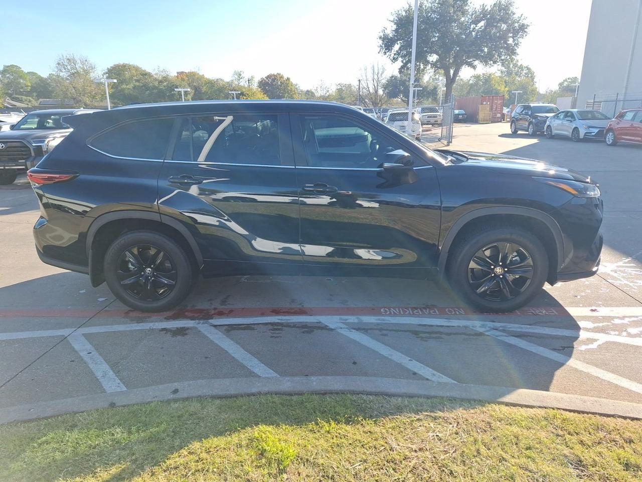 2024 Toyota Highlander LE Hurst TX