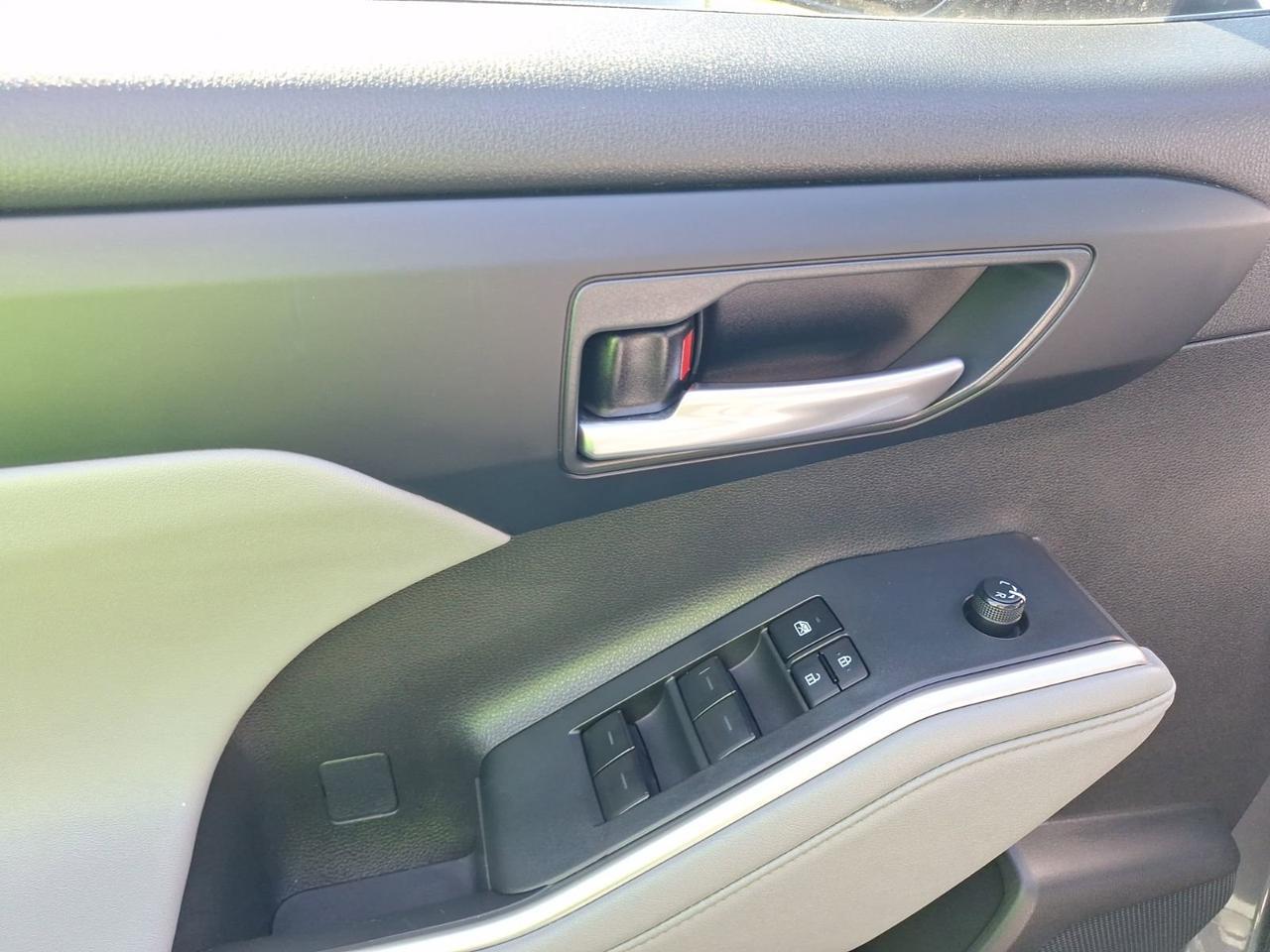 2024 Toyota Highlander LE Hurst TX