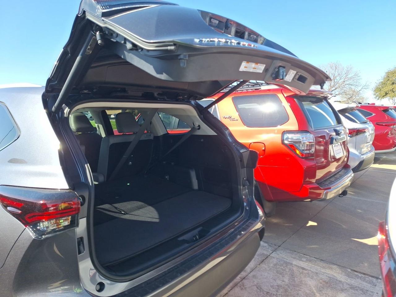 2024 Toyota Highlander LE Hurst TX