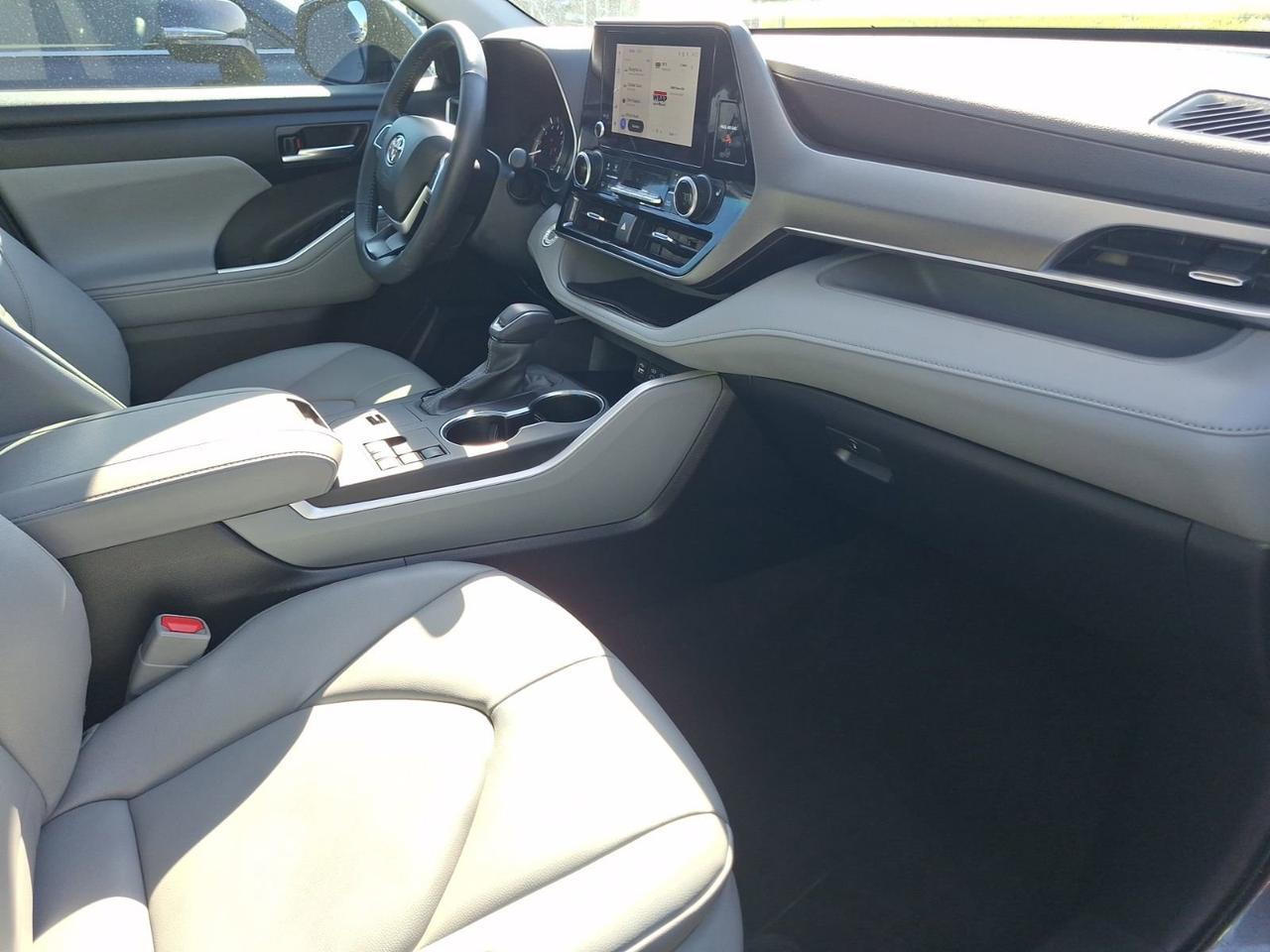 2024 Toyota Highlander LE Hurst TX