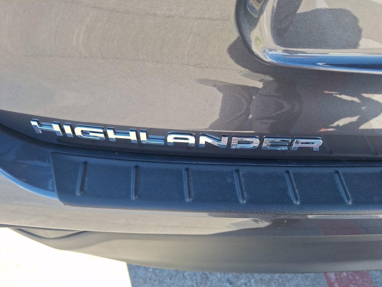 2024 Toyota Highlander LE Hurst TX