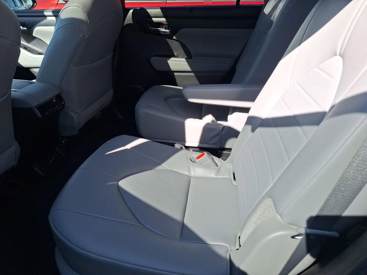 2024 Toyota Highlander LE Hurst TX