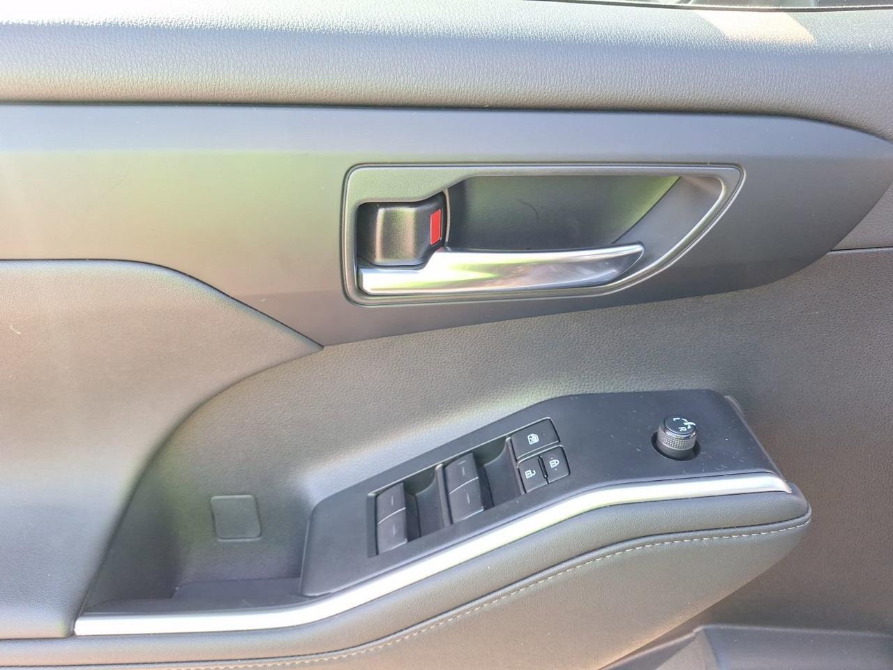 2024 Toyota Highlander LE Hurst TX