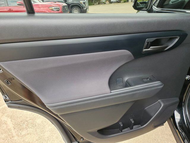 2024 Toyota Highlander LE Hurst TX