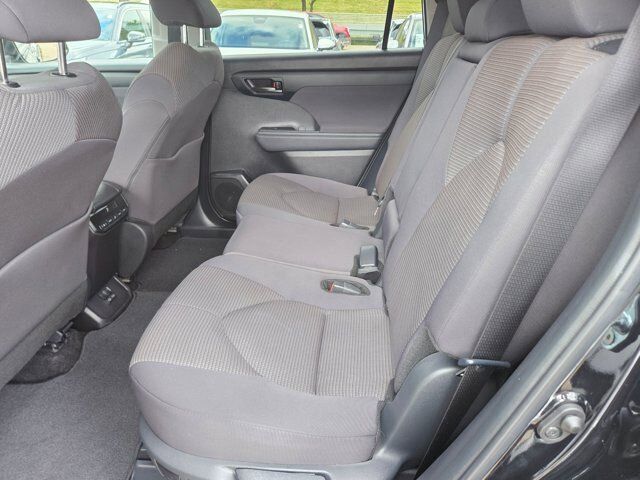 2024 Toyota Highlander LE Hurst TX