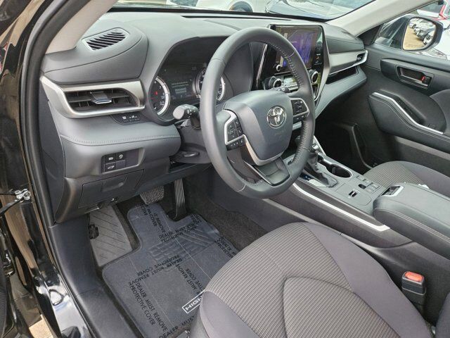 2024 Toyota Highlander LE Hurst TX