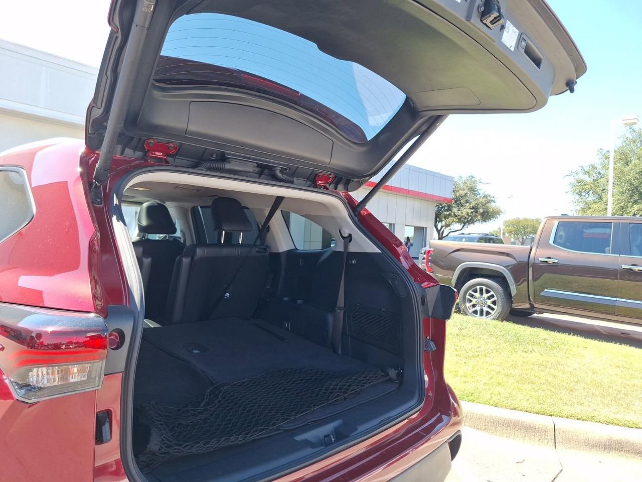 2024 Toyota Highlander LE Hurst TX