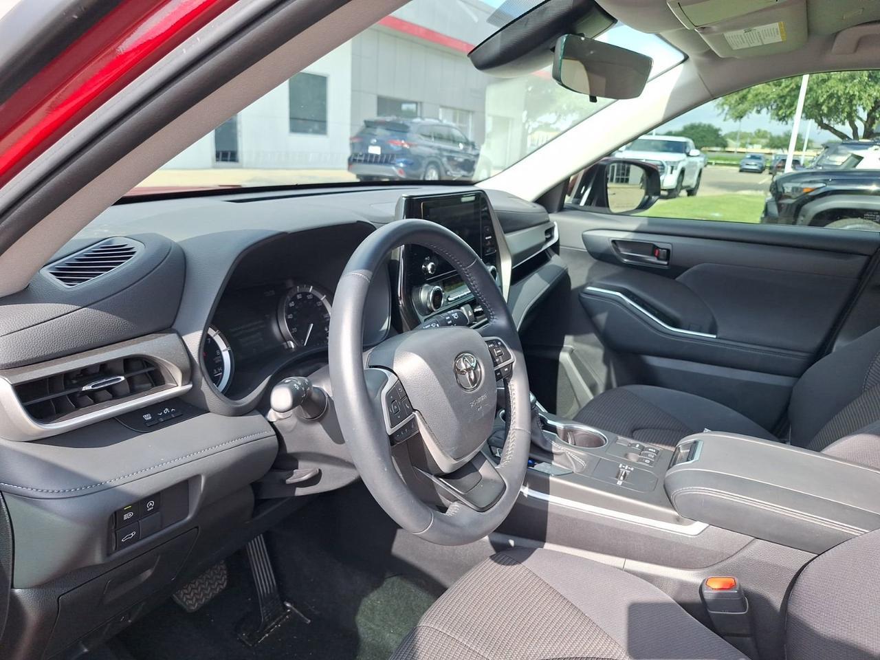 2024 Toyota Highlander LE Hurst TX
