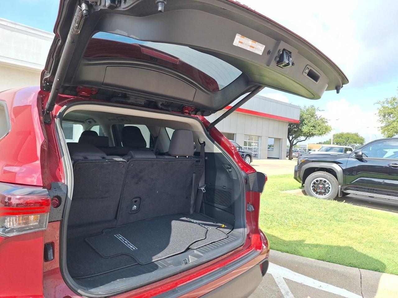 2024 Toyota Highlander LE Hurst TX