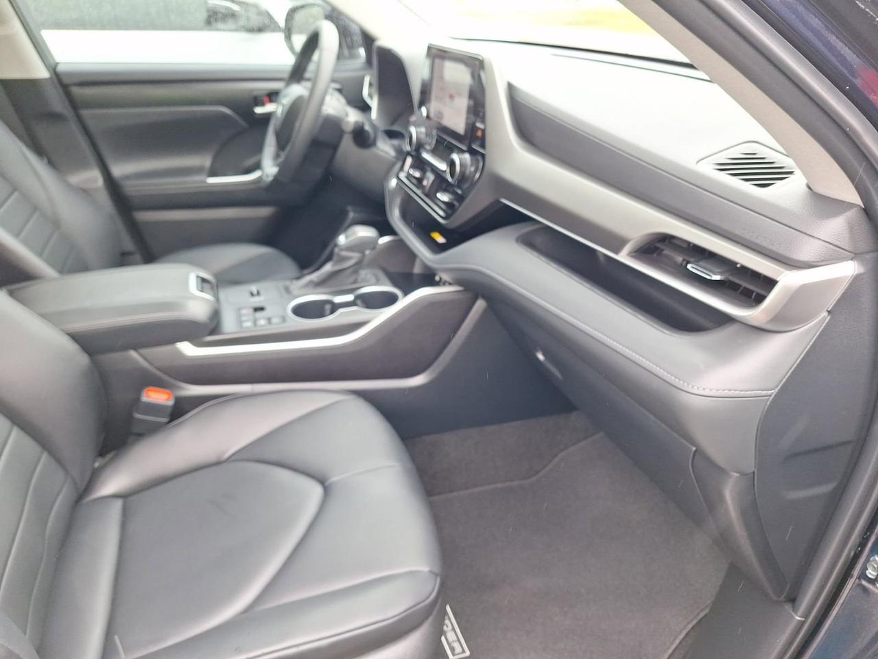 2024 Toyota Highlander LE Hurst TX