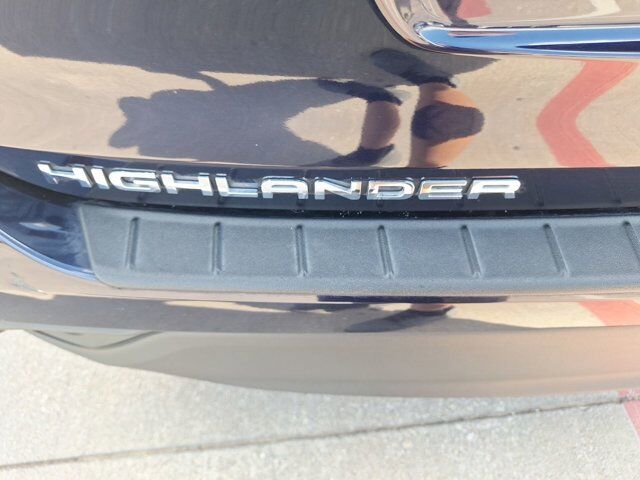 2024 Toyota Highlander LE Hurst TX
