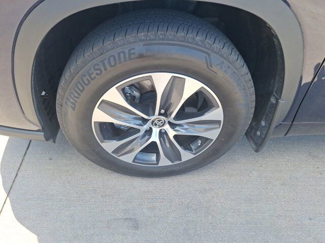 2024 Toyota Highlander LE Hurst TX