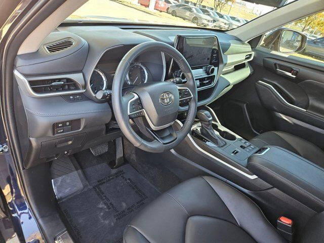2024 Toyota Highlander LE Hurst TX